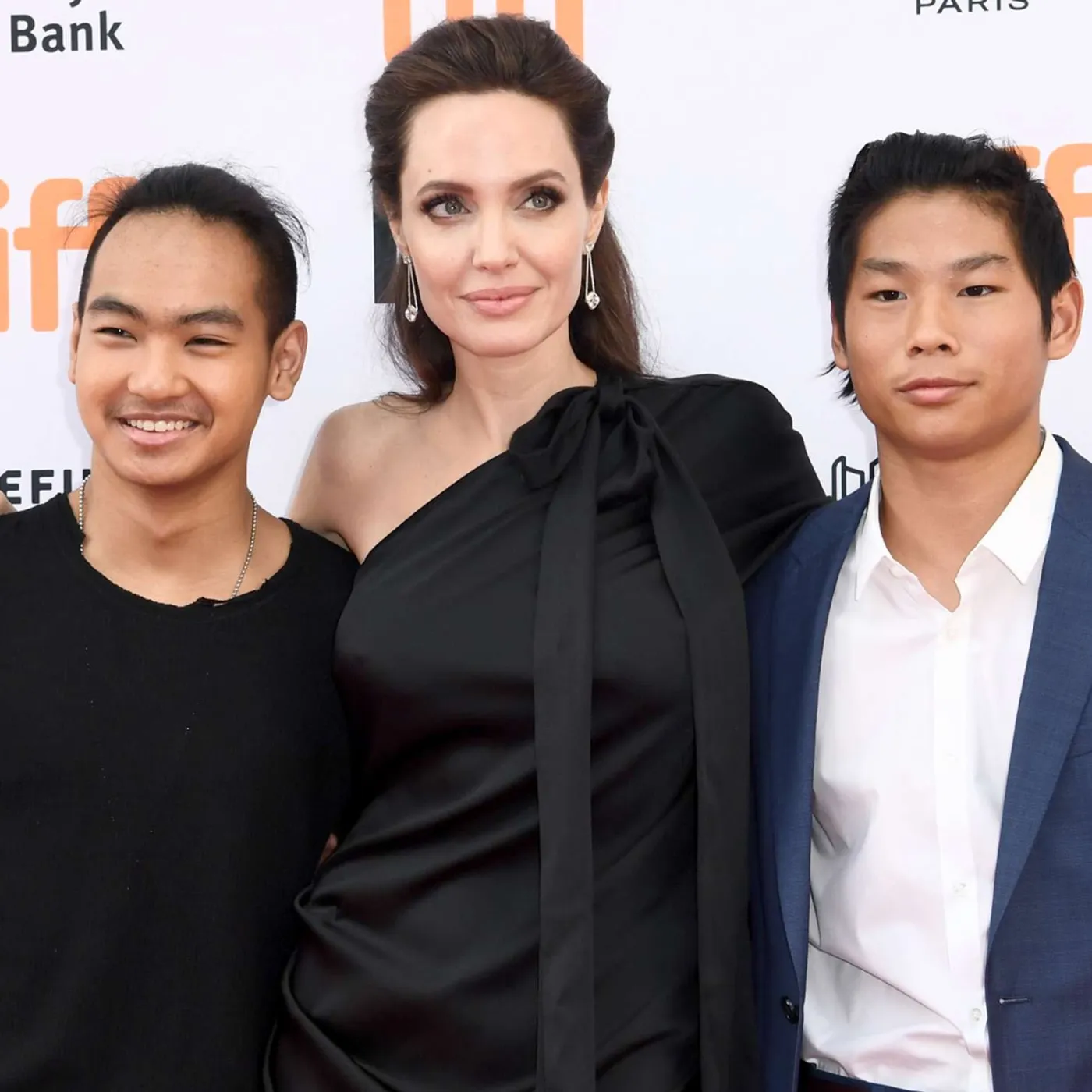 Angelina Jolie Makes Stunning 'Barefoot' Return to Late Night After 10 Years to Discuss 'Maria, The Outsiders'