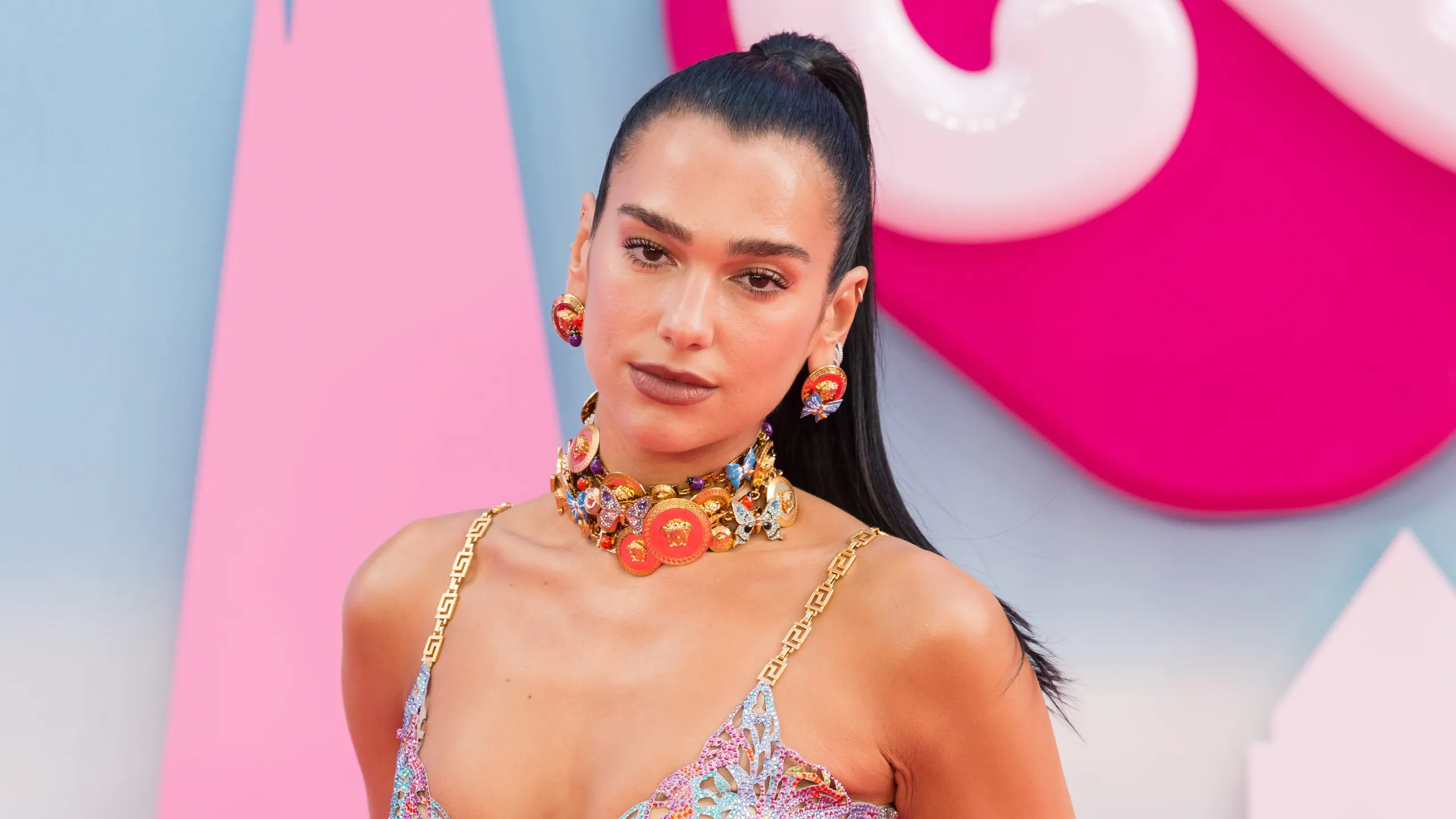 image_677635855335a Dua Lipa gave her fans advice on dreams at the start of the new year from someone who had everything.