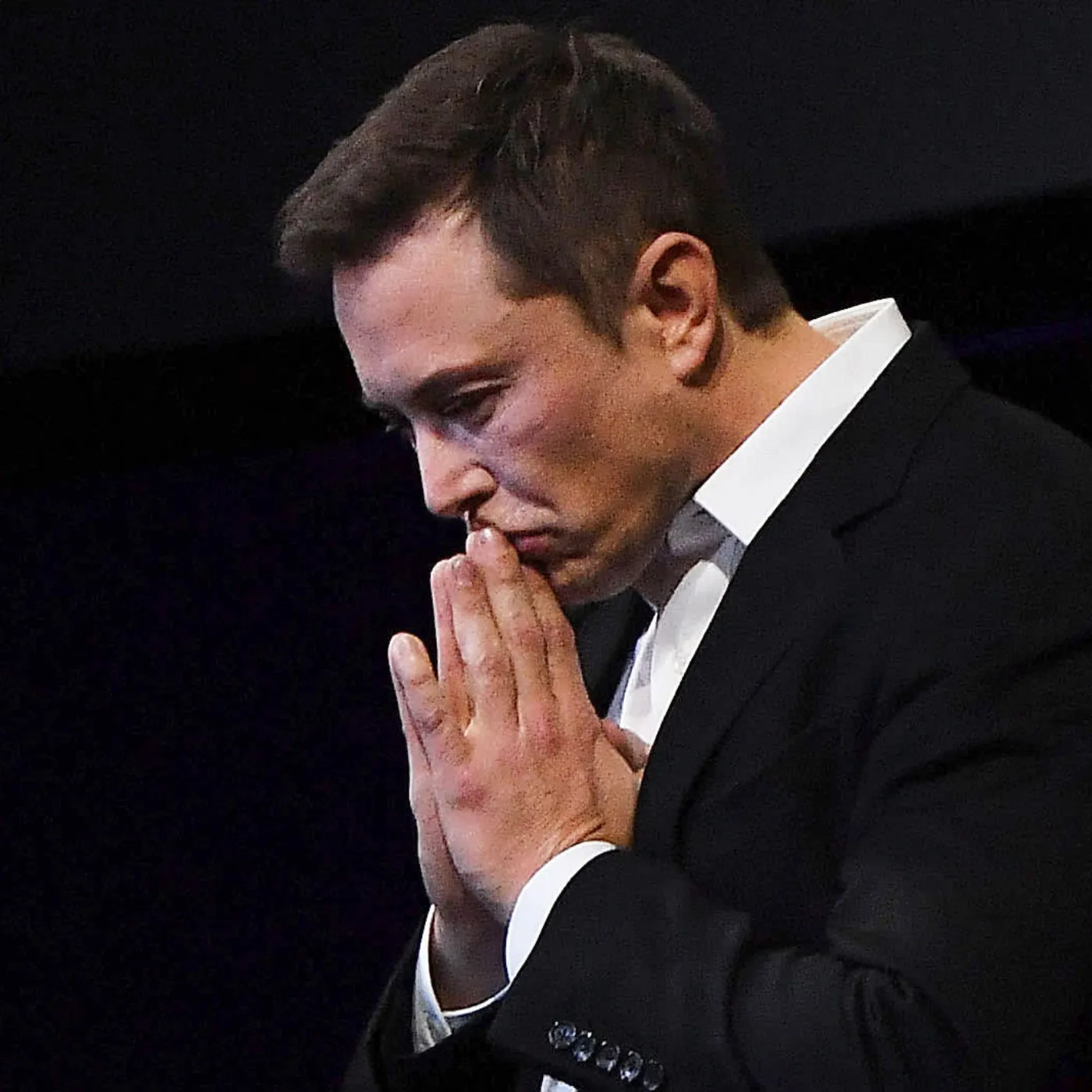 Conflict Between Billionaire Elon Musk and 76-Year-Old Mother: I Sleep on the Floor While My Son Lives in Luxury!