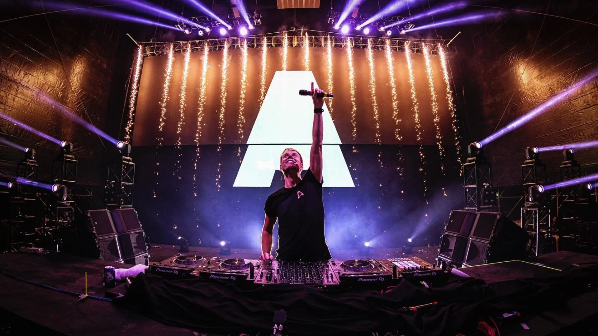 Armin van Buuren Shares Colossal “A State Of Trance Year Mix 2022”
