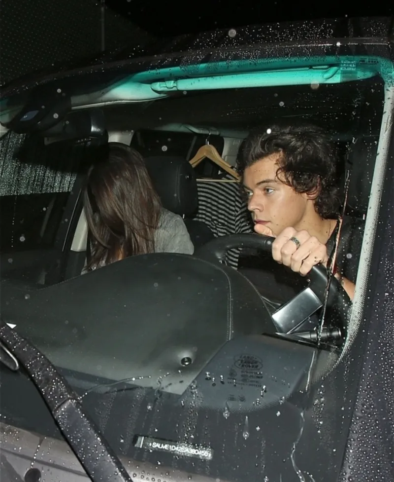 image_677b3891b28a6 Overnight Bombshell: Harry Styles Drops Secret Album with Lyrics Hinting at Exes!