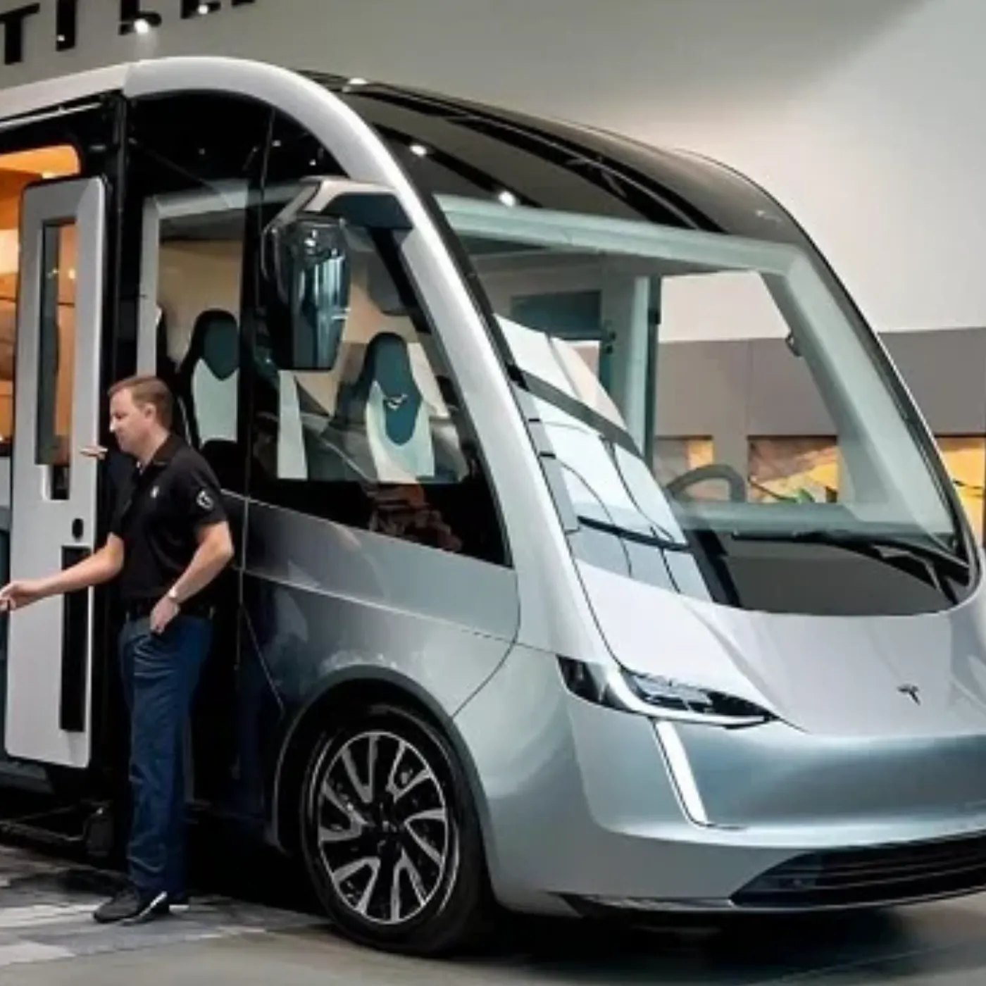 Travel in Style for $15,000? Elon Musk’s New Motor Home is Turning Heads!