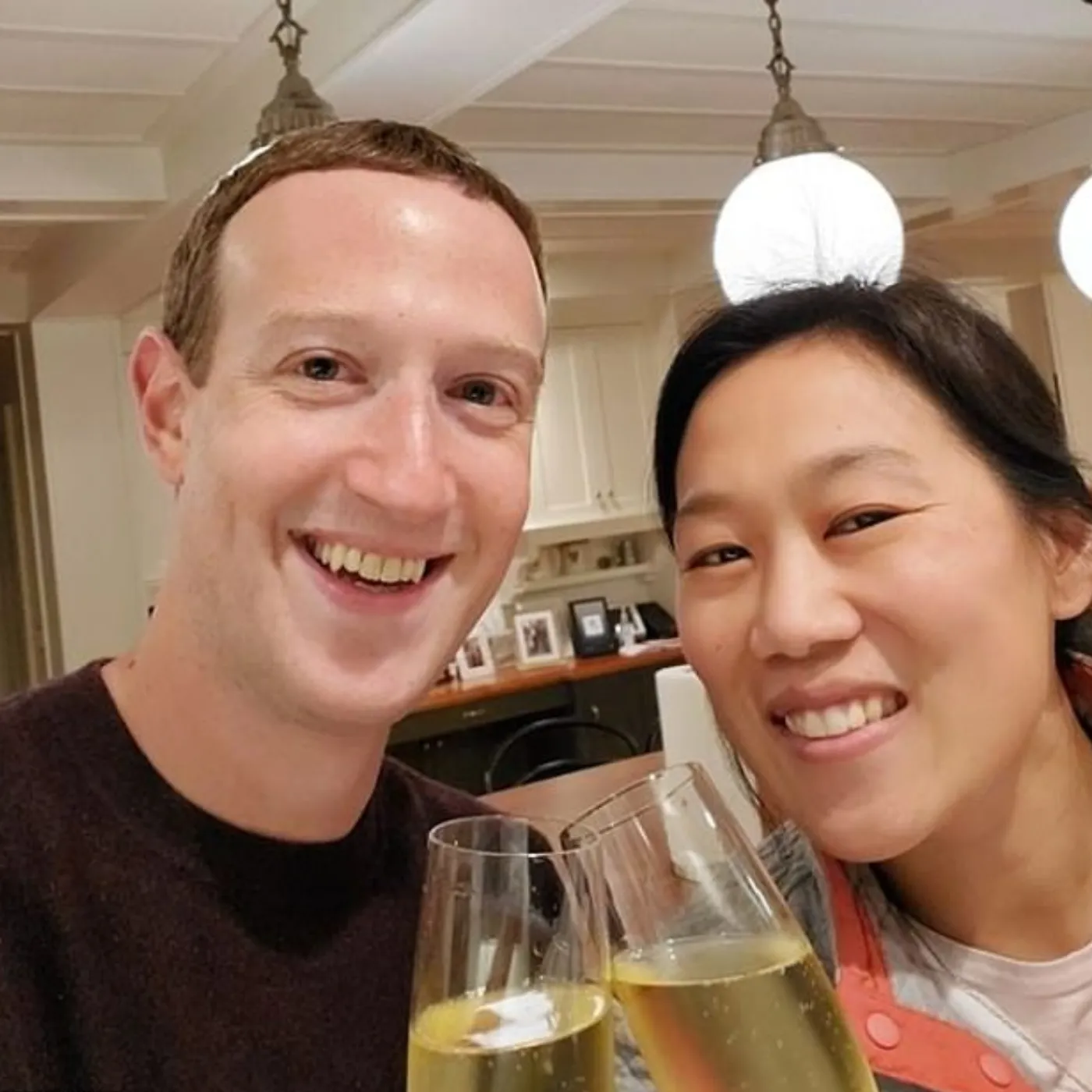 Mark Zuckerberg and His Wife Celebrate Valentine’s Day Under Romantic Candles