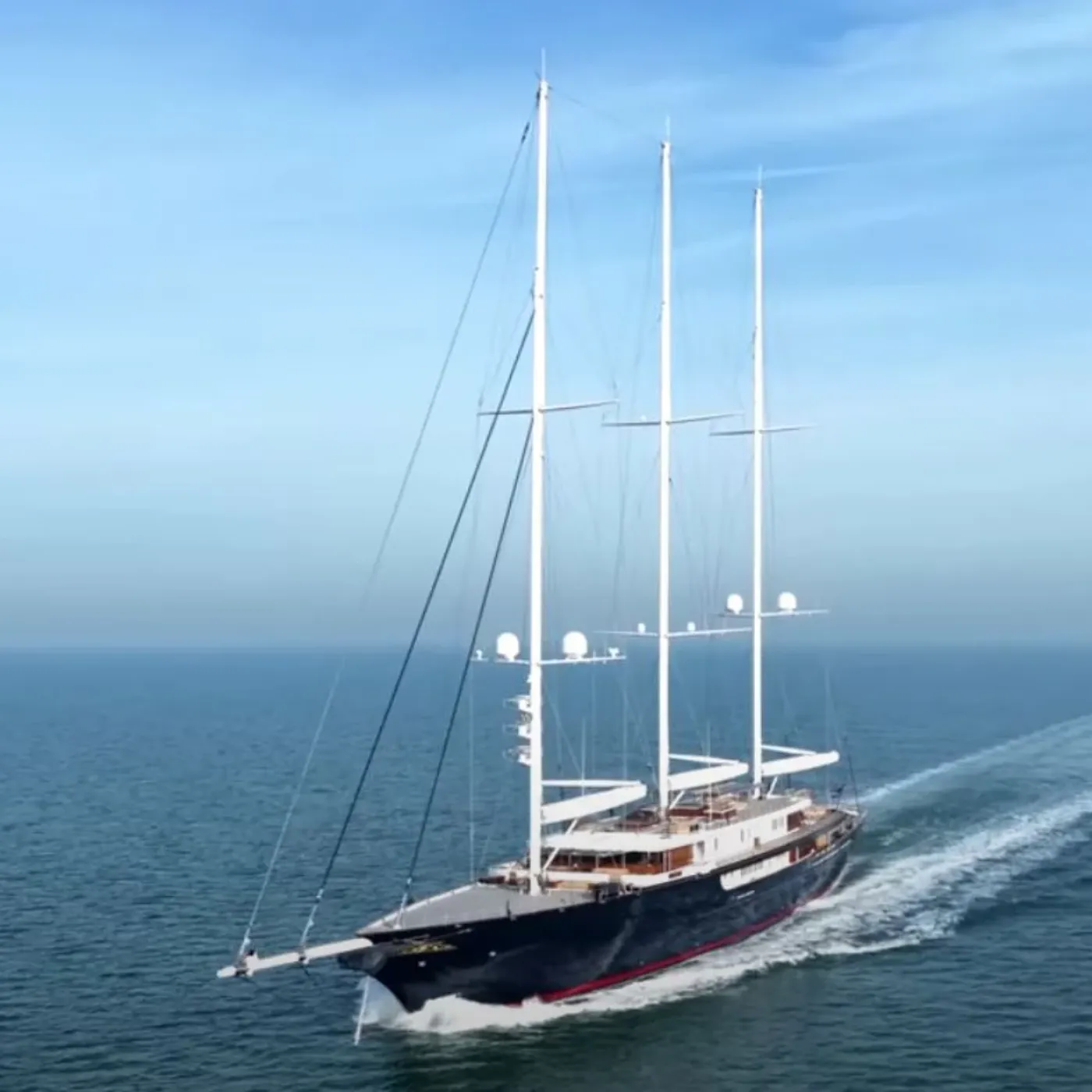 image_67aef4d789489 Jeff Bezos and Lauren Sánchez Redefine Luxury with a $500 Million Valentine’s Day Celebration at Sea