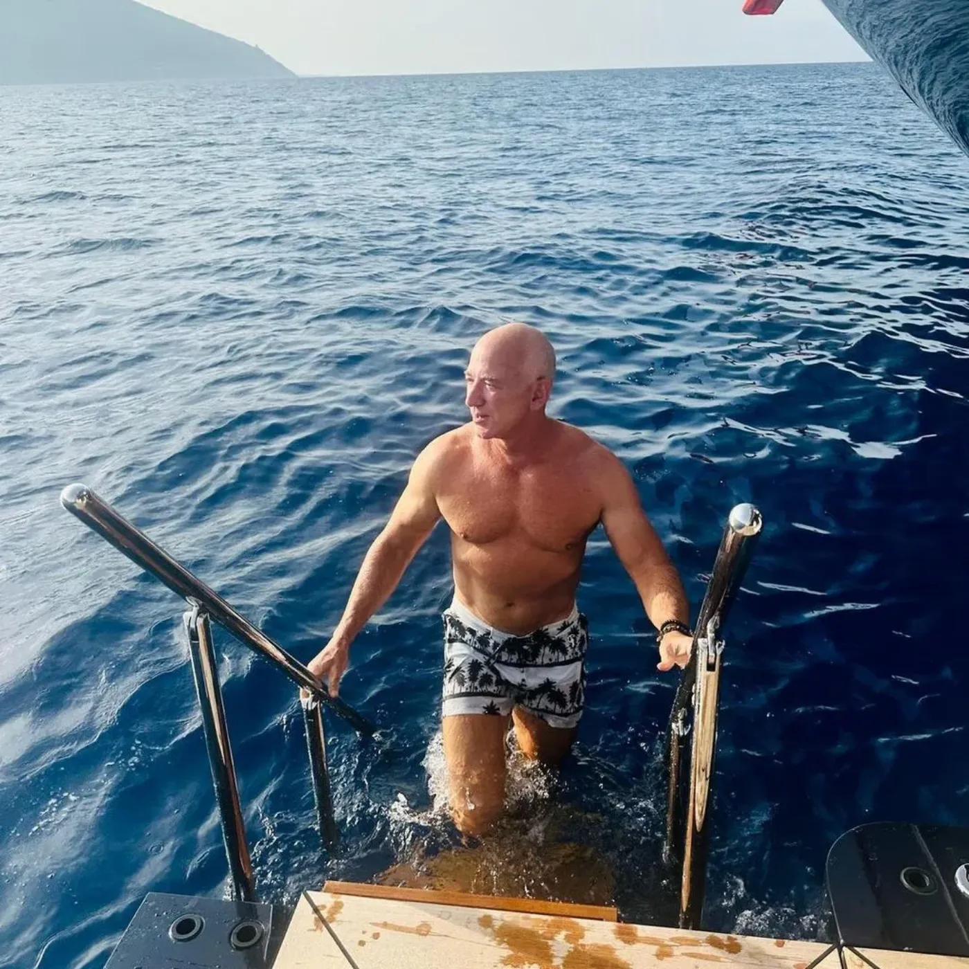 image_67aef4d933610 Jeff Bezos and Lauren Sánchez Redefine Luxury with a $500 Million Valentine’s Day Celebration at Sea