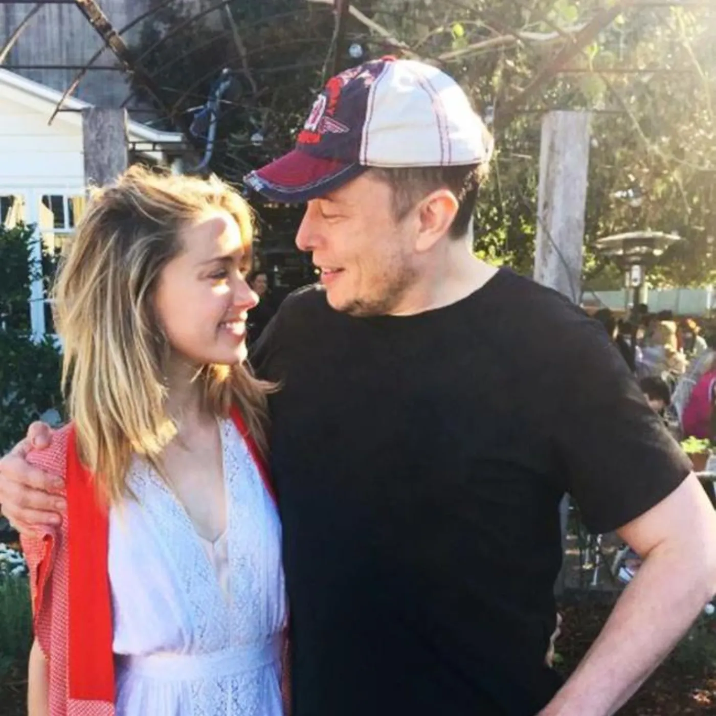 Despite Rumors of a 13th Child, Elon Musk Secretly Reunites with Amber Heard!