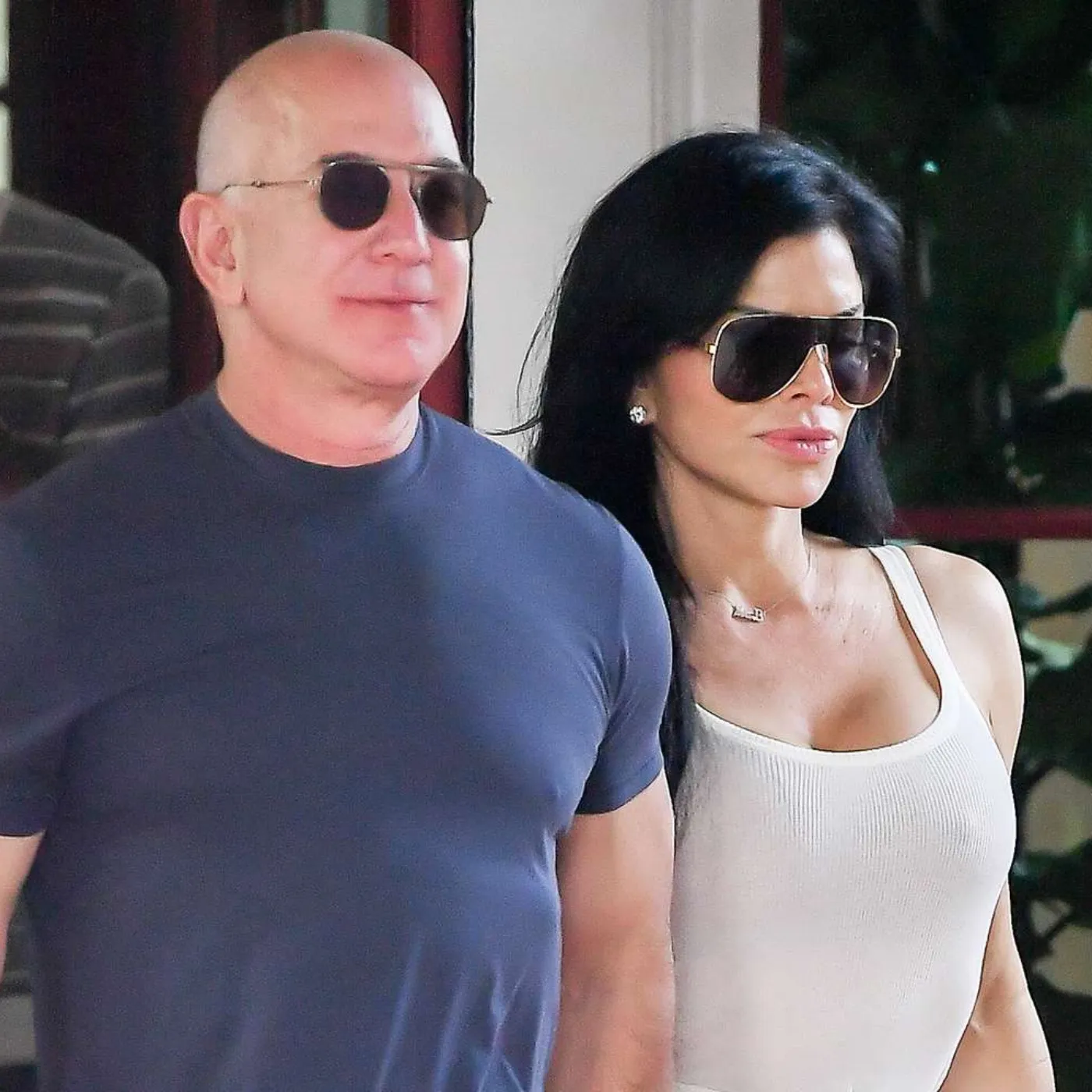 Jeff Bezos and the Mysterious Gift for Lauren Sánchez on His $500 Million Superyacht!