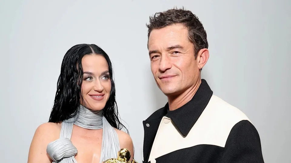 Katy Perry’s Pregnancy Secret: You Won’t Believe Where She Keeps This Memento!