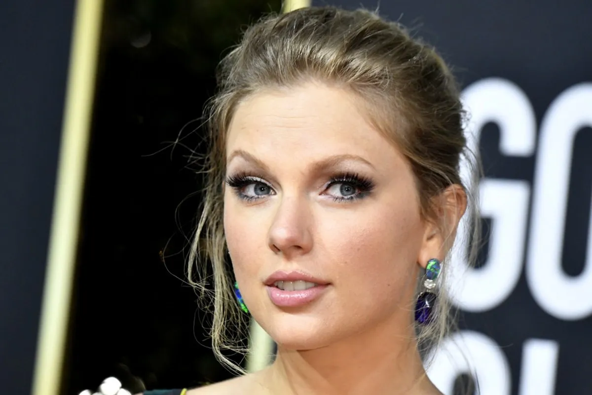 Taylor Swift Shatters a Music Icon’s Record—Fans Can’t Believe It