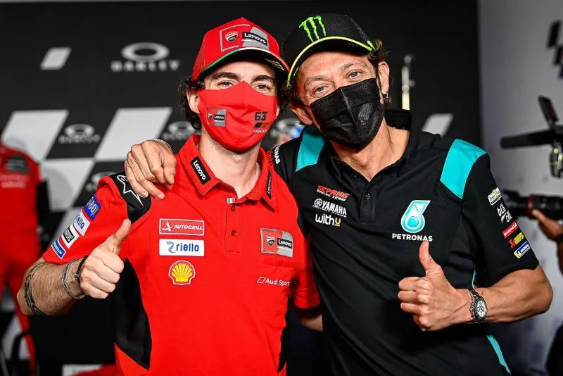 Tak Hanya Sekadar Guru, Valentino Rossi Bak Penyelamat bagi Francesco  Bagnaia : Okezone Sports