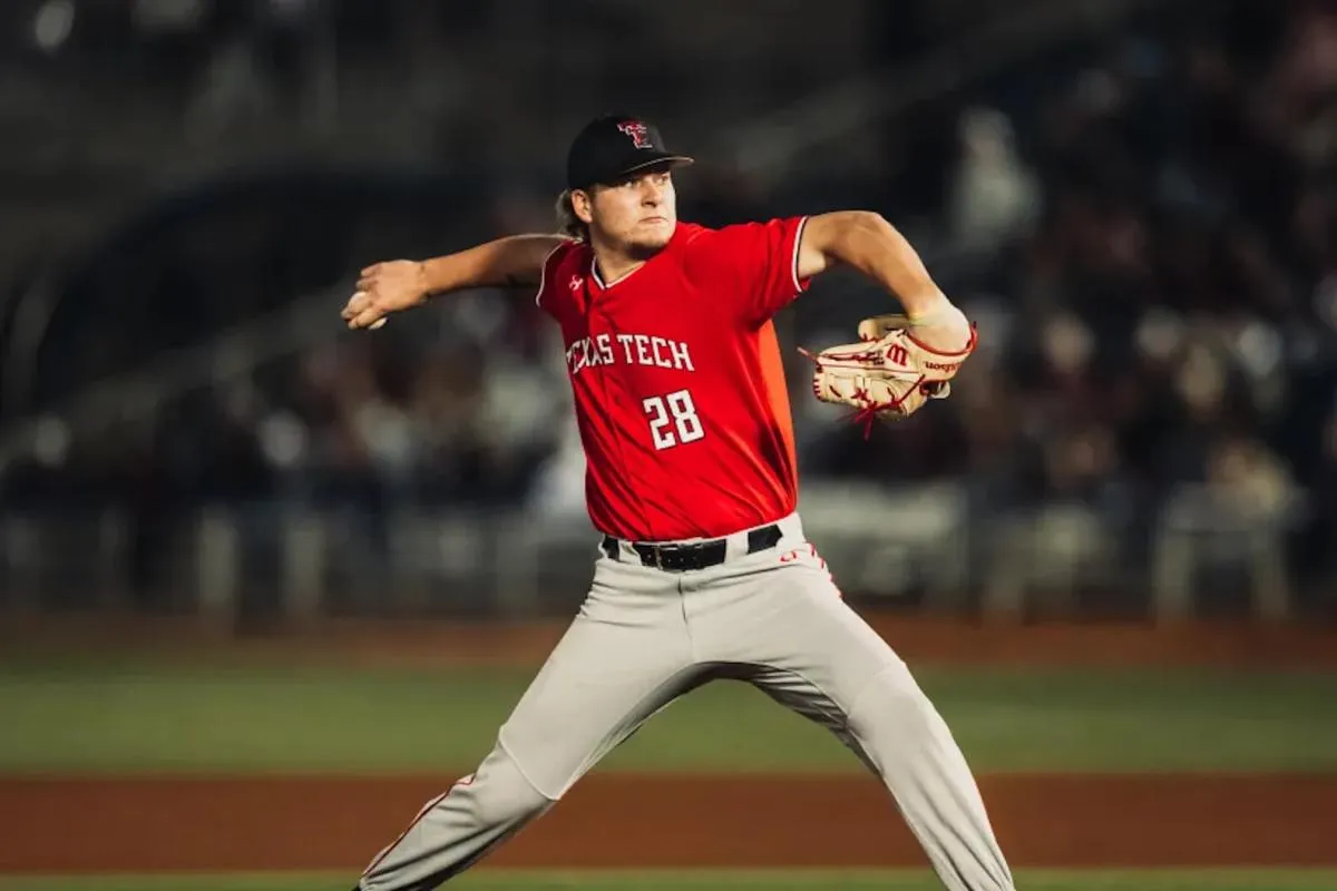 Chase Hampton, one of the most promising throwers of New York Yankees. Tommy John surgery is performed to repair the Collateral Ulnar Collateral (UCL) ligament in the elbow, an injury that many hands face to face in the career.