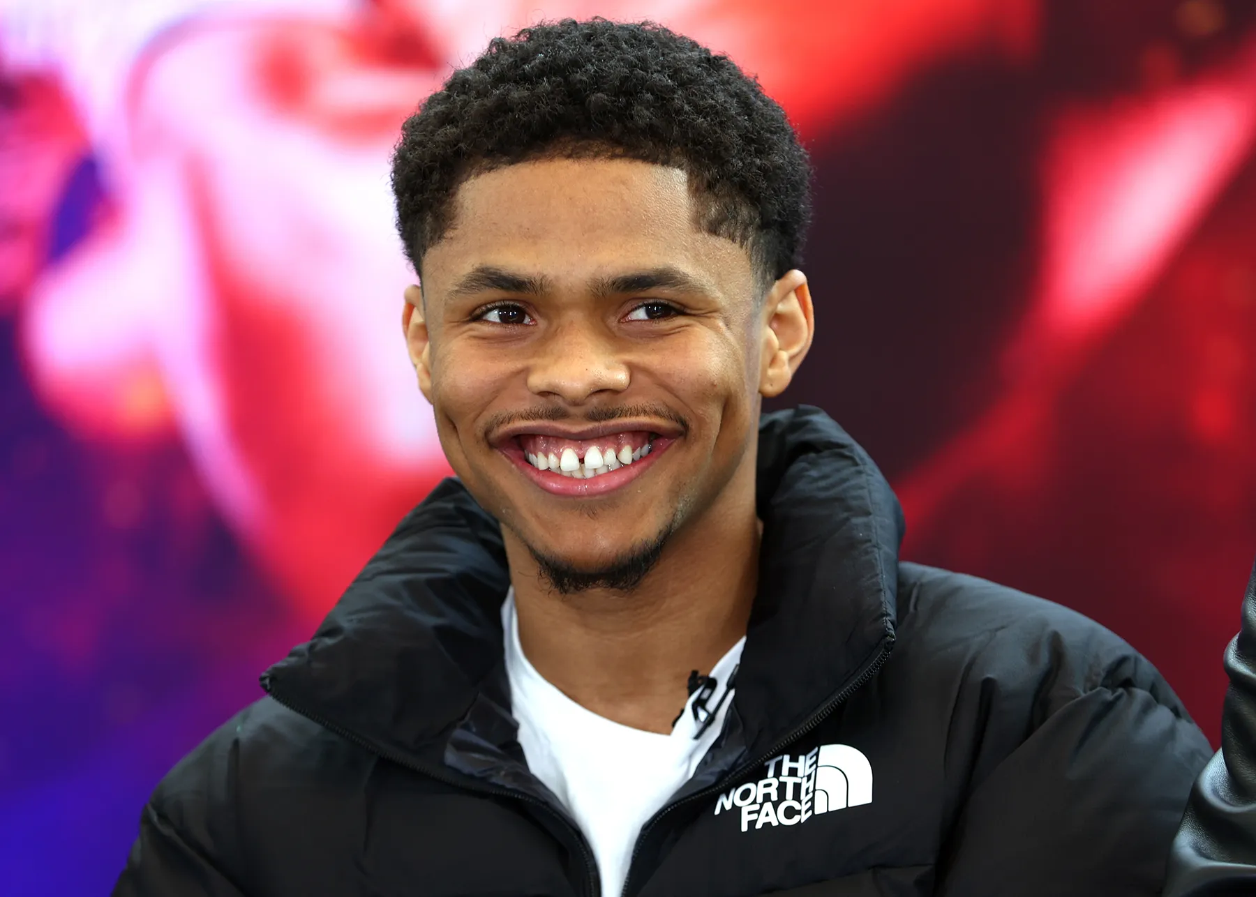 Shakur Stevenson is one of the brightest young talents in the boxing village today. With skillful throwing techniques, agility and excellent tactics, this puncher quickly created a reputation.