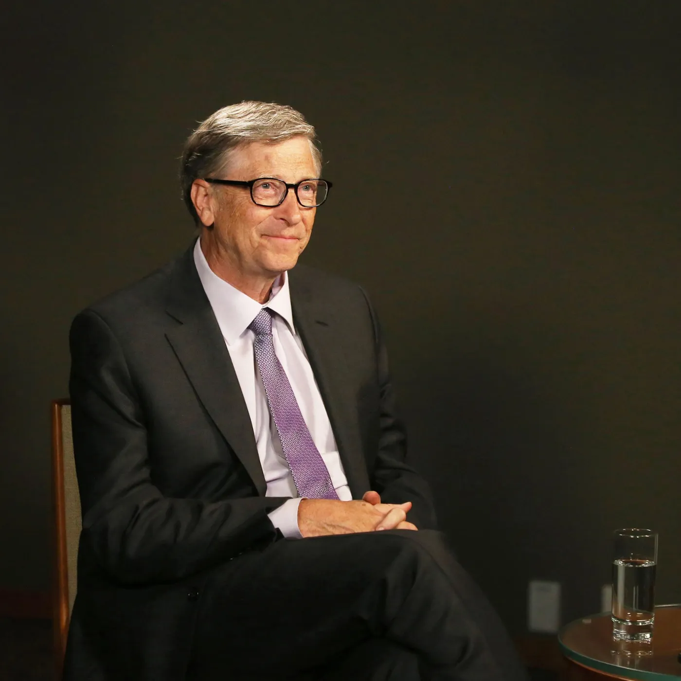 Bill Gates Warns: Uncontrolled AI More Dangerous Than Nuclear War?