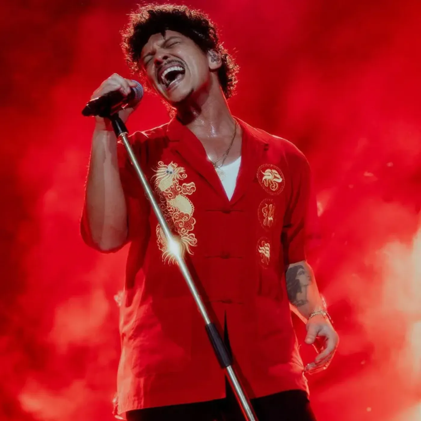 Bruno Mars’ Secret Date With Global Icon Sparks Unseen Tension and Jealousy