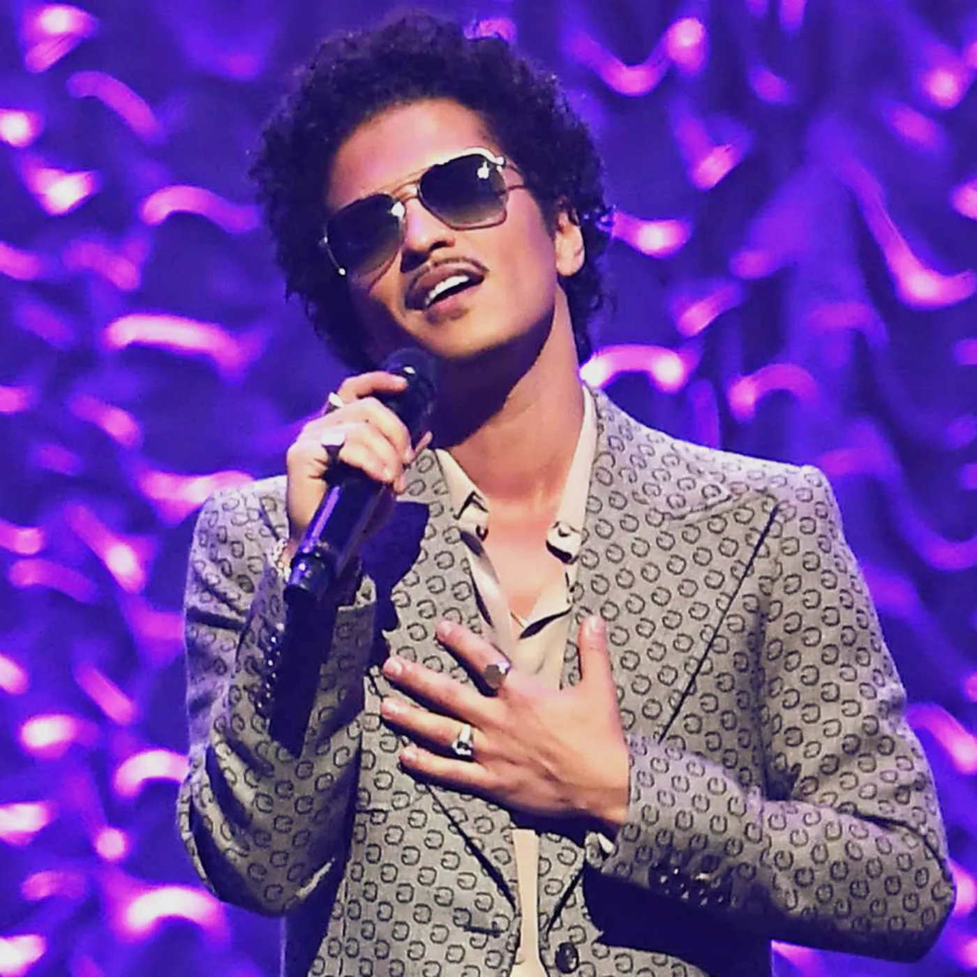 Bruno Mars’ Secret Date With Global Icon Sparks Unseen Tension and Jealousy