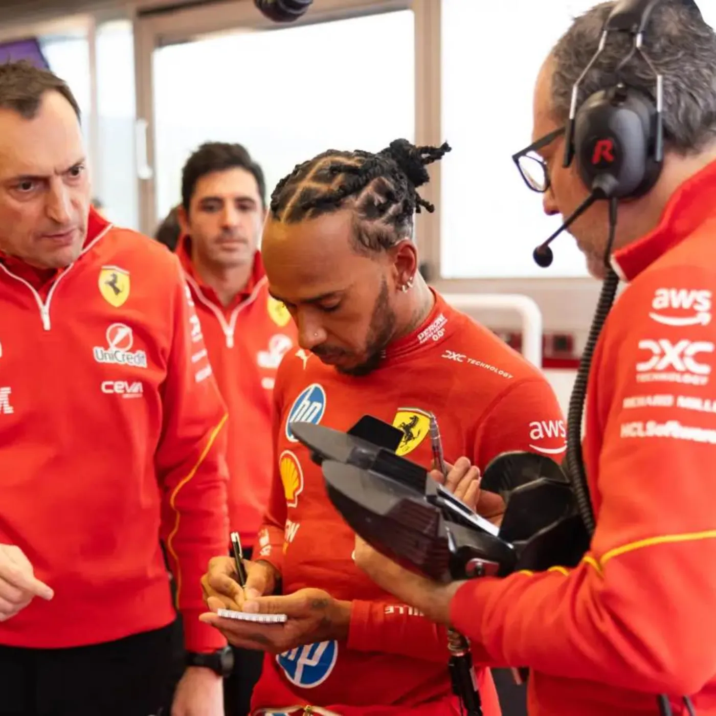 Hamilton Believes Ferrari Will Help Him Break the World Record