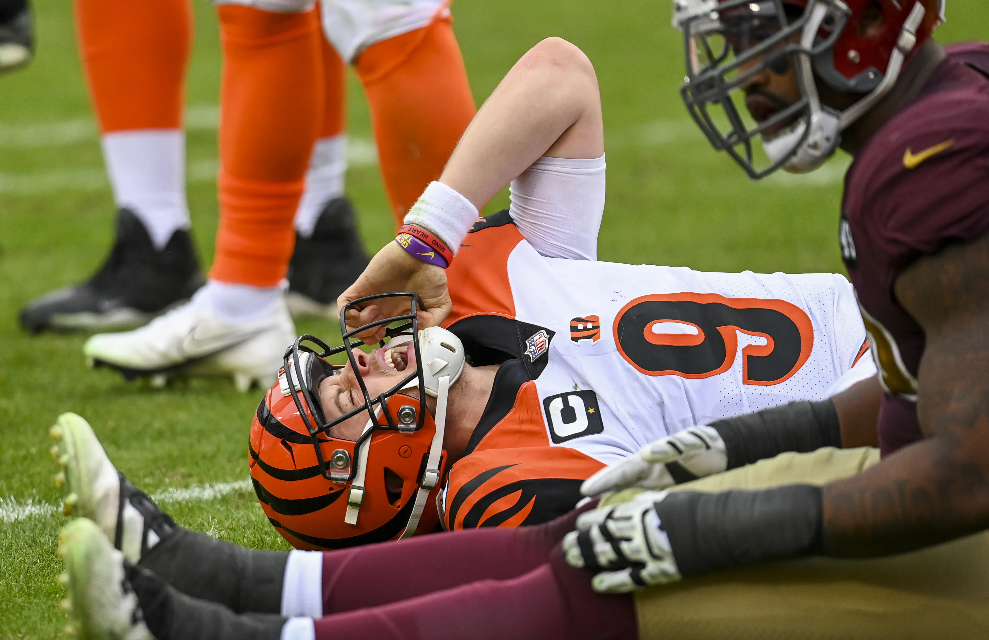 Joe Burrow suffers serious knee injury, ending Bengals QB's impressive  rookie season - The Washington Post