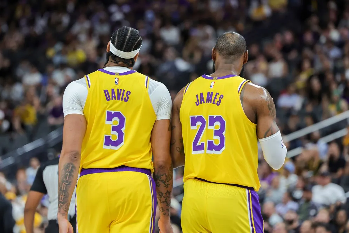 image_67c134e640eea LeBron's Secret Talk with Anthony Davis After Shocking Lakers Trade!