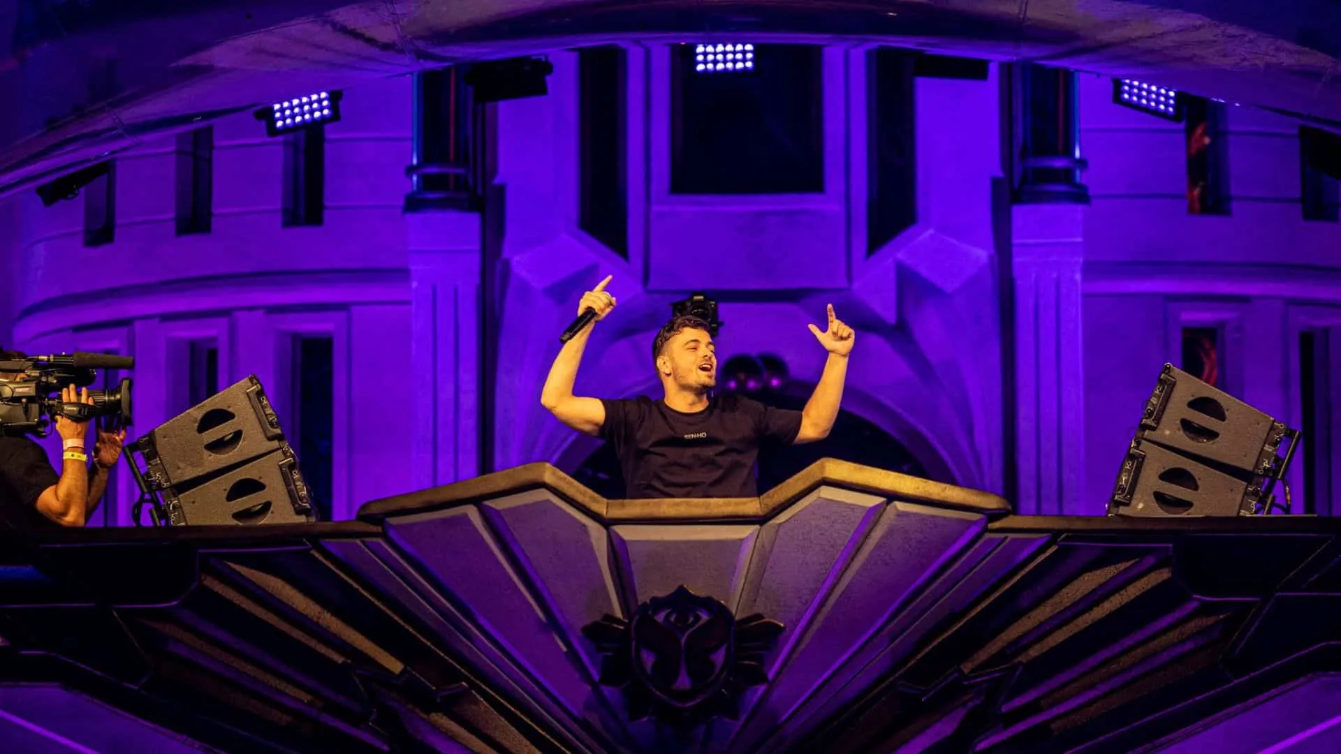 Martin Garrix closes out Tomorrowland 2022 week one in epic style [Video]