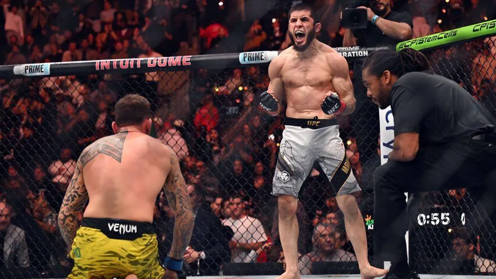 UFC 311: Islam Makhachev breaks Khabib Nurmagomedov's record with win over  Renato Moicano - BBC Sport