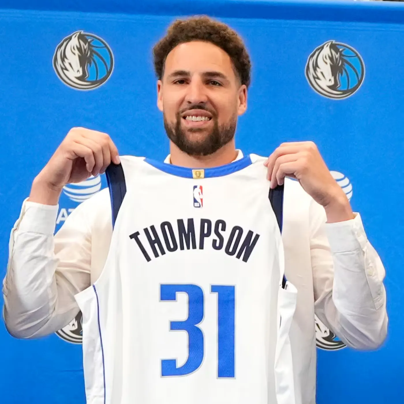 Klay Thompson Honors Lakers' Key Figure with a Special Souvenir After a Defensive Stand Protecting the Three-Point Line