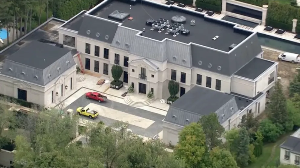 Inside Drake’s $100 Million Luxury Mansion in Toronto: A Look at His Lavish Retreat