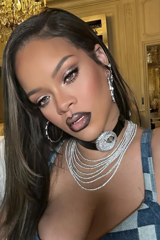 Rihanna’s $670,000 Diamond Watch Choker: A Fashion Statement or Genius PR Move?