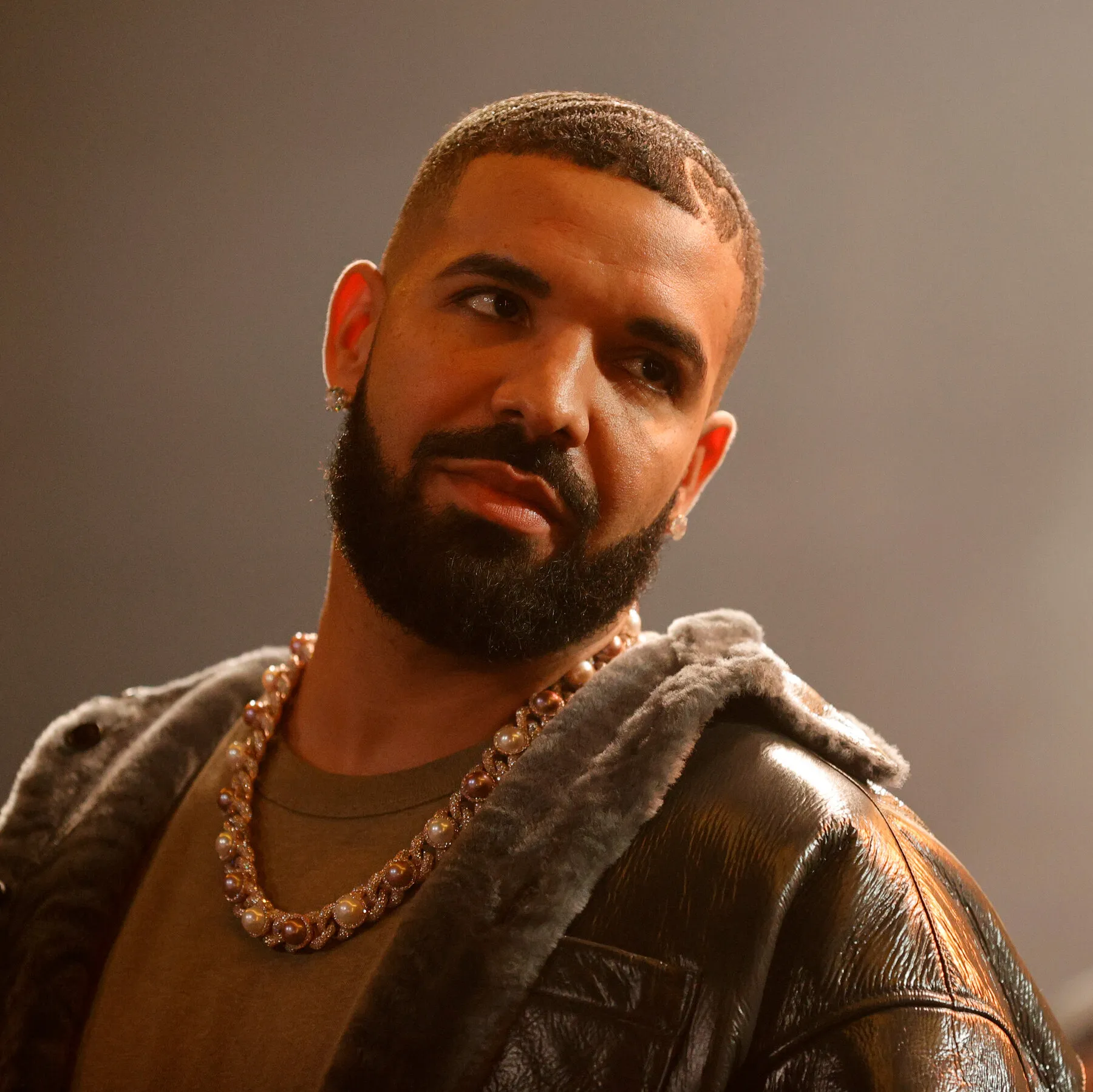 image_67c7b34e87970 Drake Furious: Kendrick Lamar’s Super Bowl Show Ignites an Unprecedented Legal Battle!