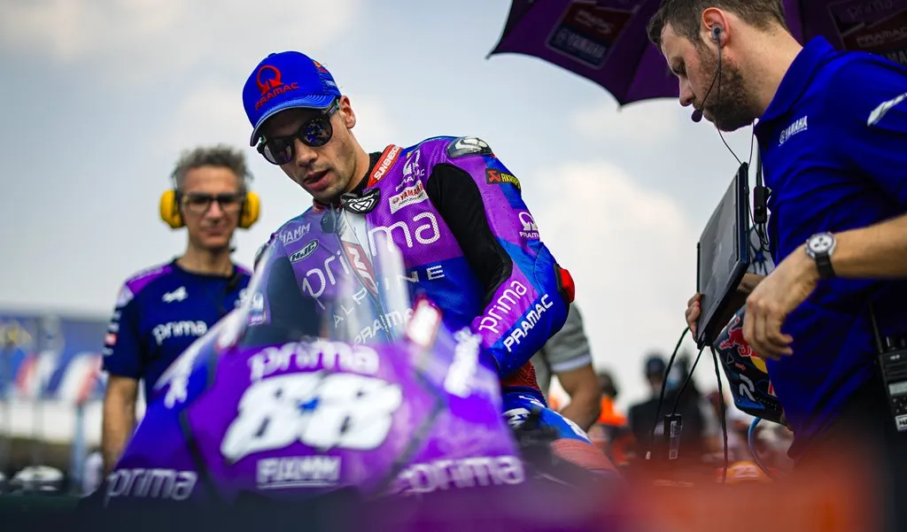 image_67c7b7a7dbcdc Fabio Quartararo blames tires for ruining his race. Fans have started to argue.
