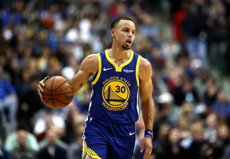 Shaquille O' Neal wants to add Stephen Curry to the GOAT debate