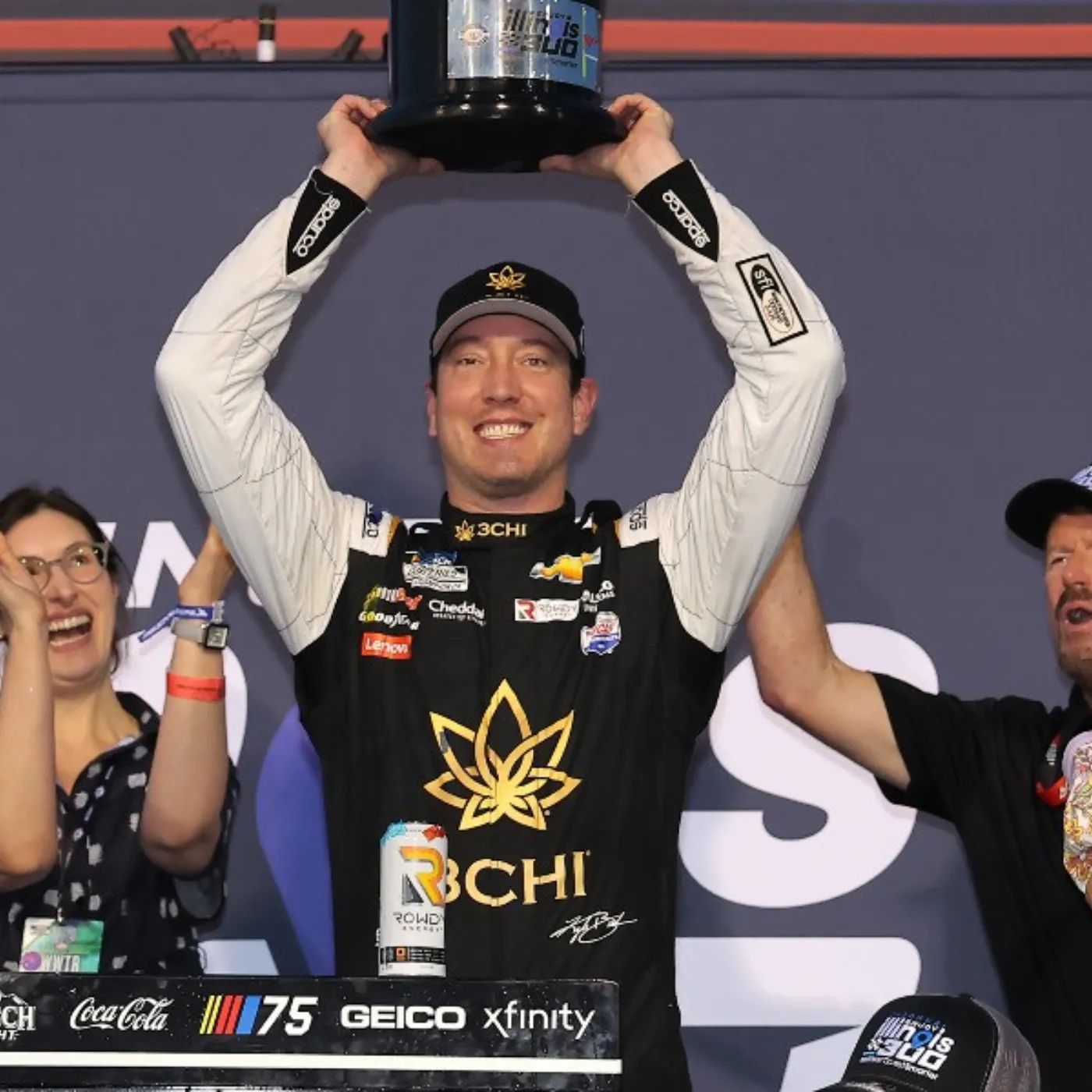 Kyle Busch Secures an Unexpected Victory at Phoenix Raceway!