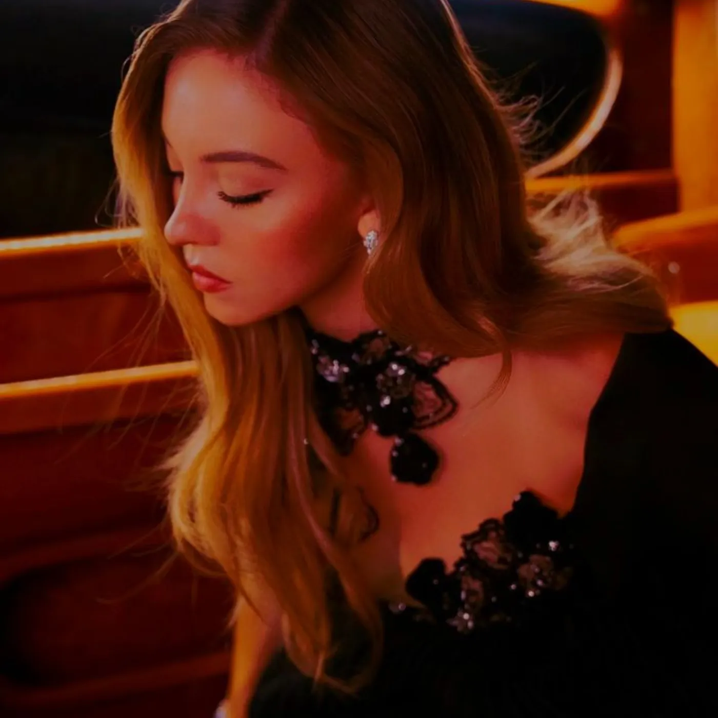 Sydney Sweeney: 3 Big Successes & 3 Mistakes She Almost Forgot 19 Sydney Sweeney: 3 Big Successes & 3 Mistakes She Almost Forgot