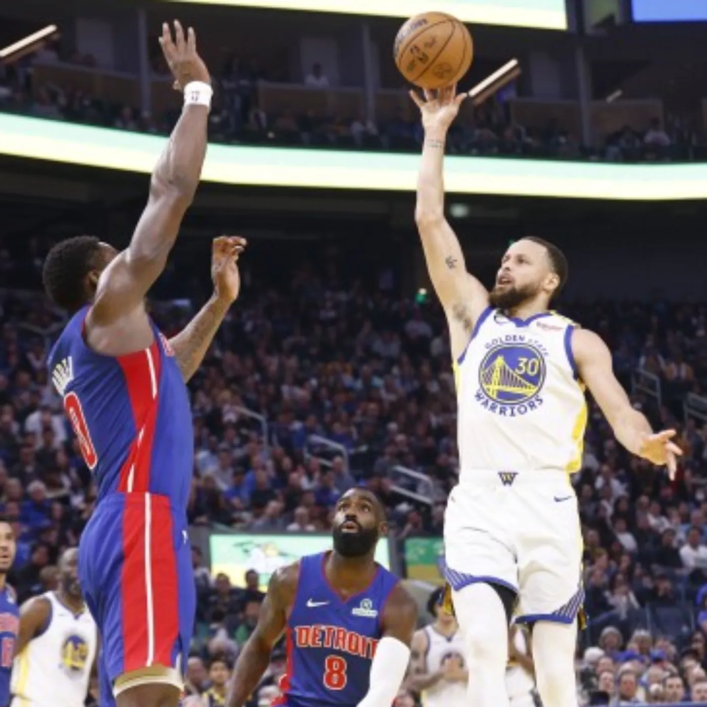 image_67ce3ba6e675a Steph Curry Leads the Warriors to Victory 32 Points and 25K Career Milestone