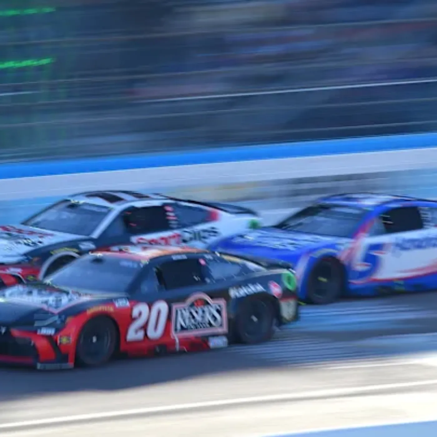 image_67ce6f977e565 Thrilling Until the Final Moment Kyle Larson Falls Just Short of Defeating Christopher Bell in Phoenix!