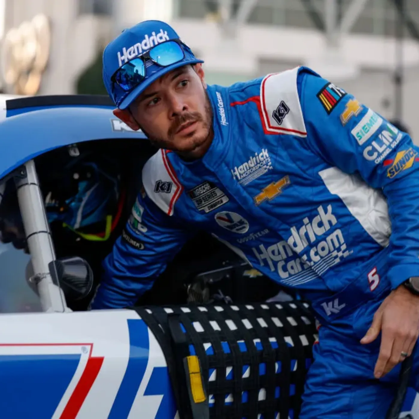 Thrilling Until the Final Moment Kyle Larson Falls Just Short of Defeating Christopher Bell in Phoenix! 19 Thrilling Until the Final Moment Kyle Larson Falls Just Short of Defeating Christopher Bell in Phoenix!
