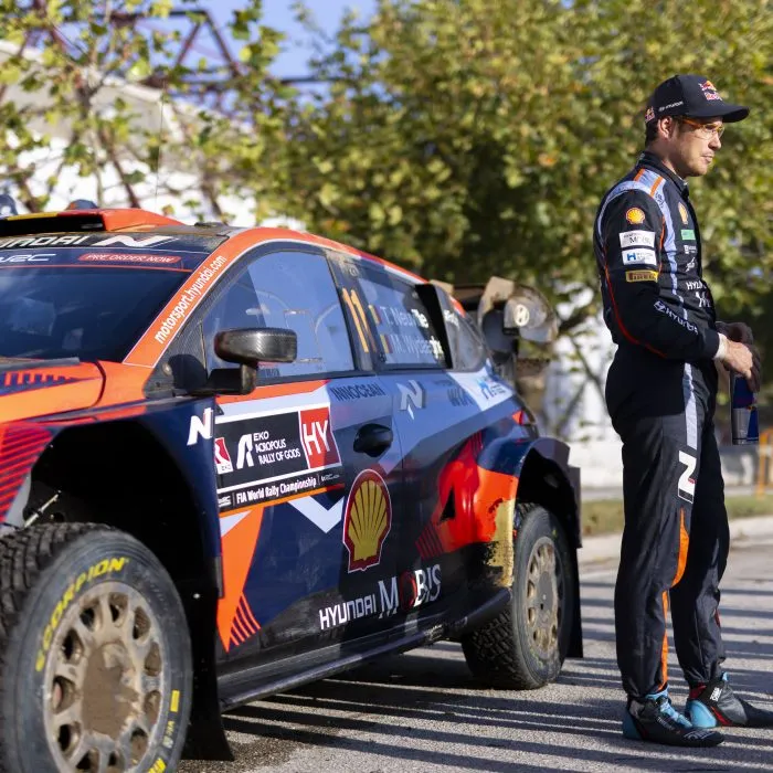 image_67ce8800b4673 Thierry Neuville stirs controversy by flaunting his impressive assets, but what’s behind the display