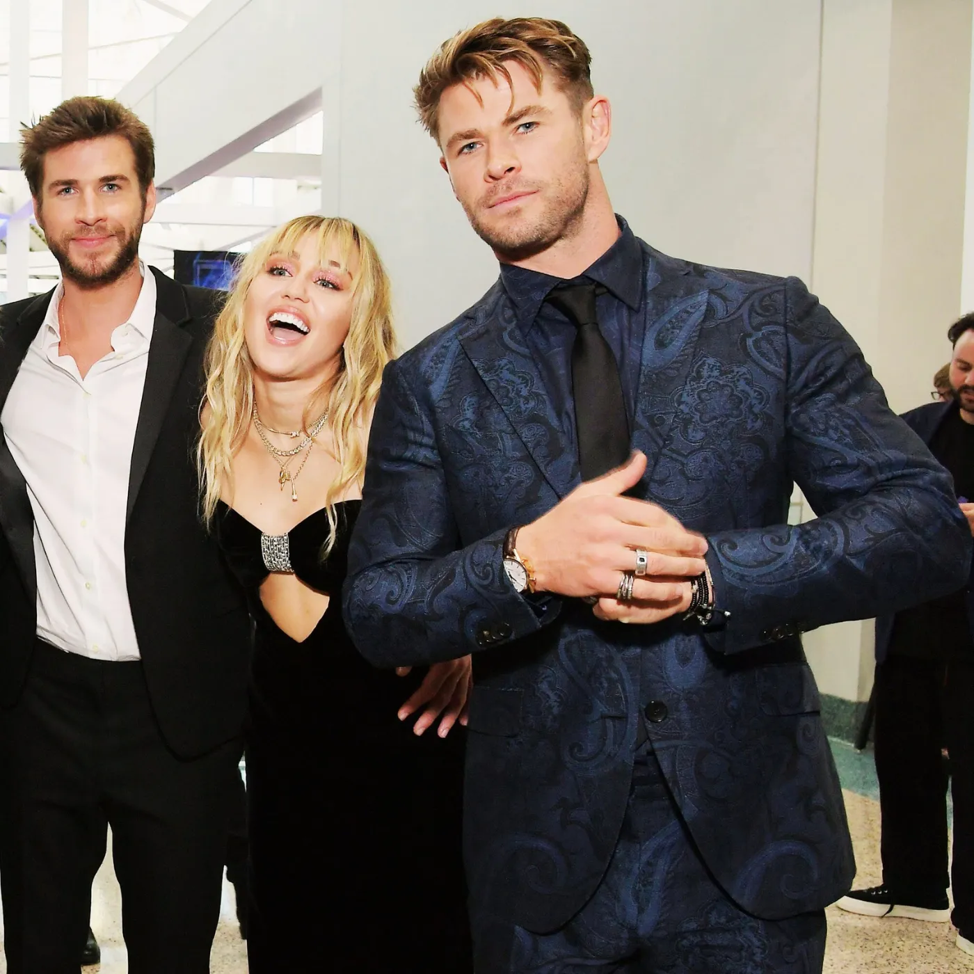 image_67ce89bc97855 Chris Hemsworth Finally Admits Miley Cyrus Was the Most Powerful in Their Family