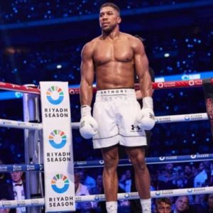 Tyson Fury Issues Stark Warning: Anthony Joshua Should Steer Clear of This Dangerous Heavyweight