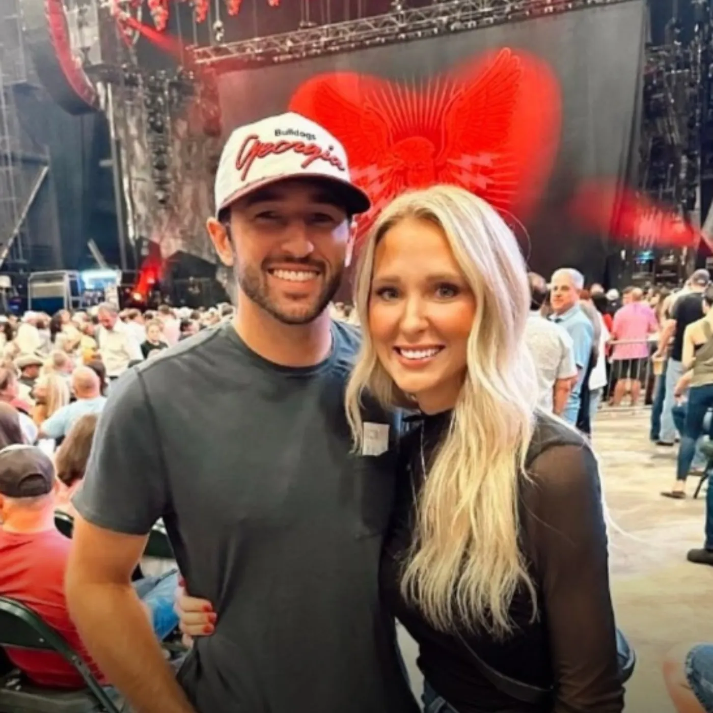 Chase Elliott Gets Fired Up! Girlfriend’s Appearance Draws Major Attention at the Racetrack 19 Chase Elliott Gets Fired Up! Girlfriend’s Appearance Draws Major Attention at the Racetrack