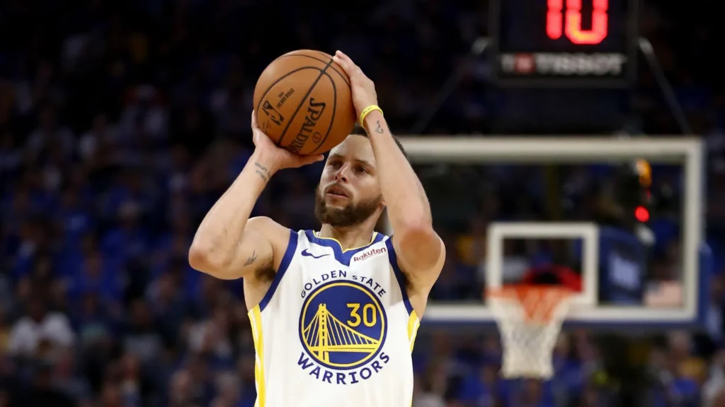 Stephen Curry is about to rewrite NBA history: 5,000 career three-pointers would be possible