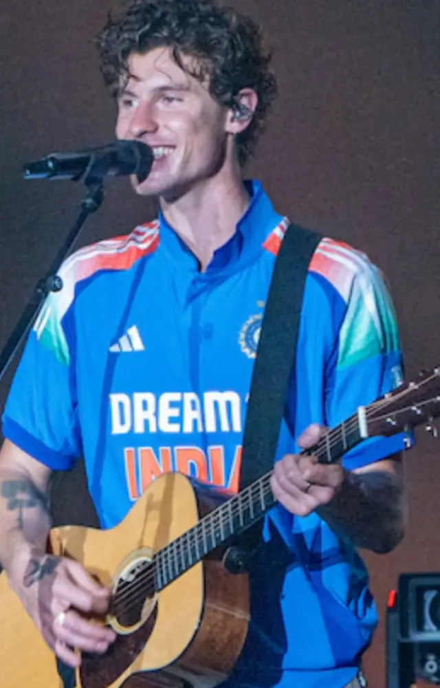 Shawn Mendes in Mumbai: The Jersey Moment That Shook the World