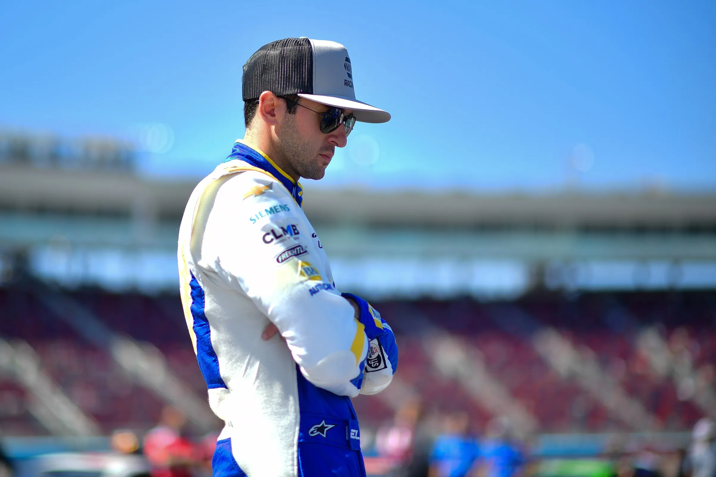 NASCAR Star Chase Elliott Stays Cool Amid Controversy: A Look at His  Resilient Comeback and Phoenix Raceway Strategy - M Sports