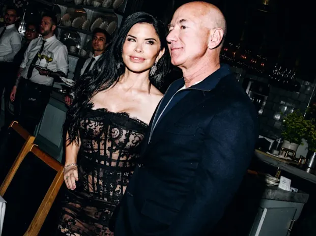 Jeff Bezos Helplessly Watches Lauren Sanchez Flirt with DiCaprio: Can Power and Money Not Hold Love?