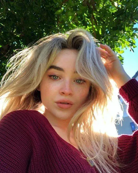 Sabrina Carpenter Shocks Fans with Mysterious Bare-Face Reveal