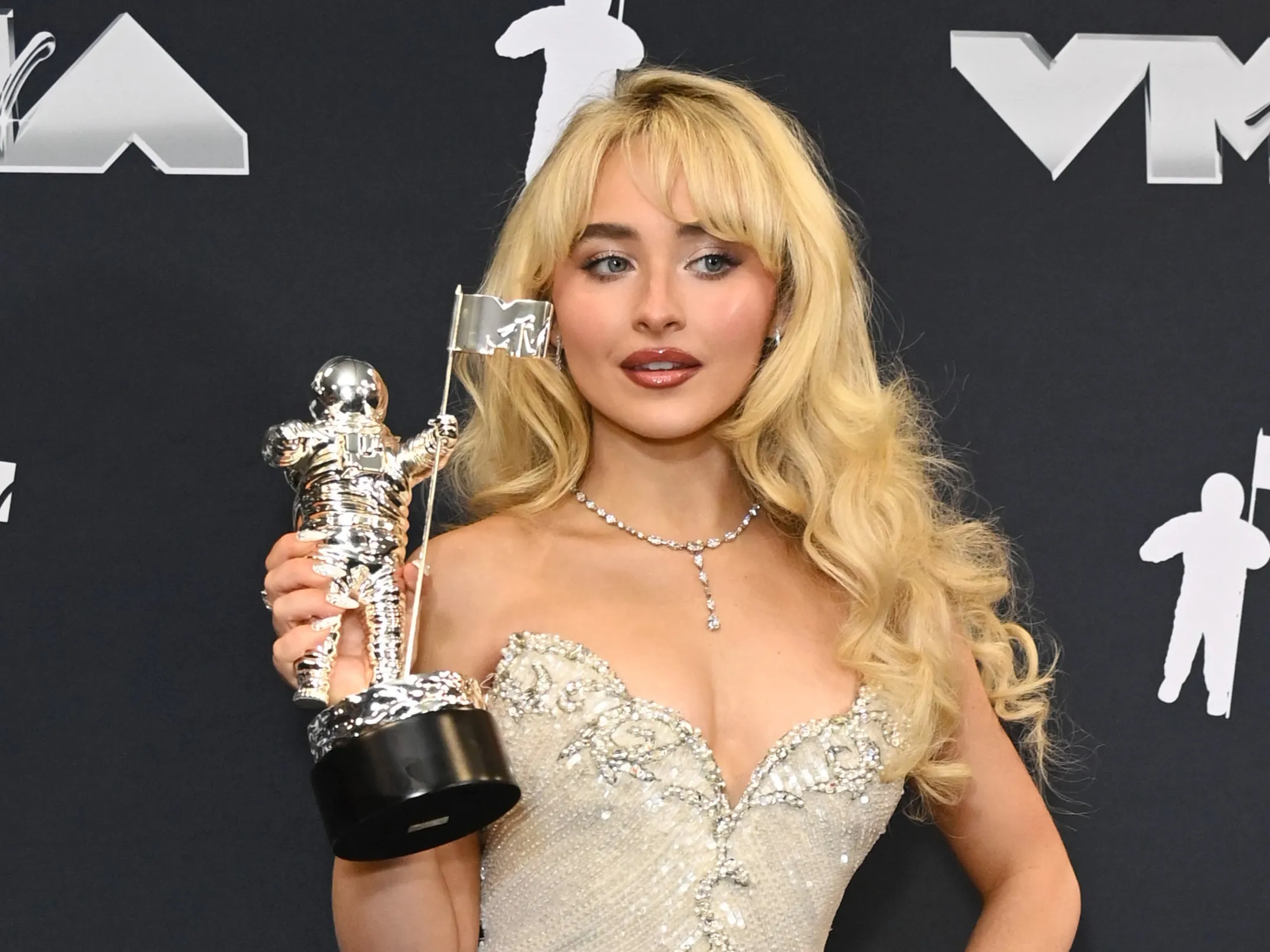 image_67d3e208391a8 Sabrina Carpenter’s ‘Short N’ Sweet’ Stirs Chaos, Snags U.K. Chart Crown