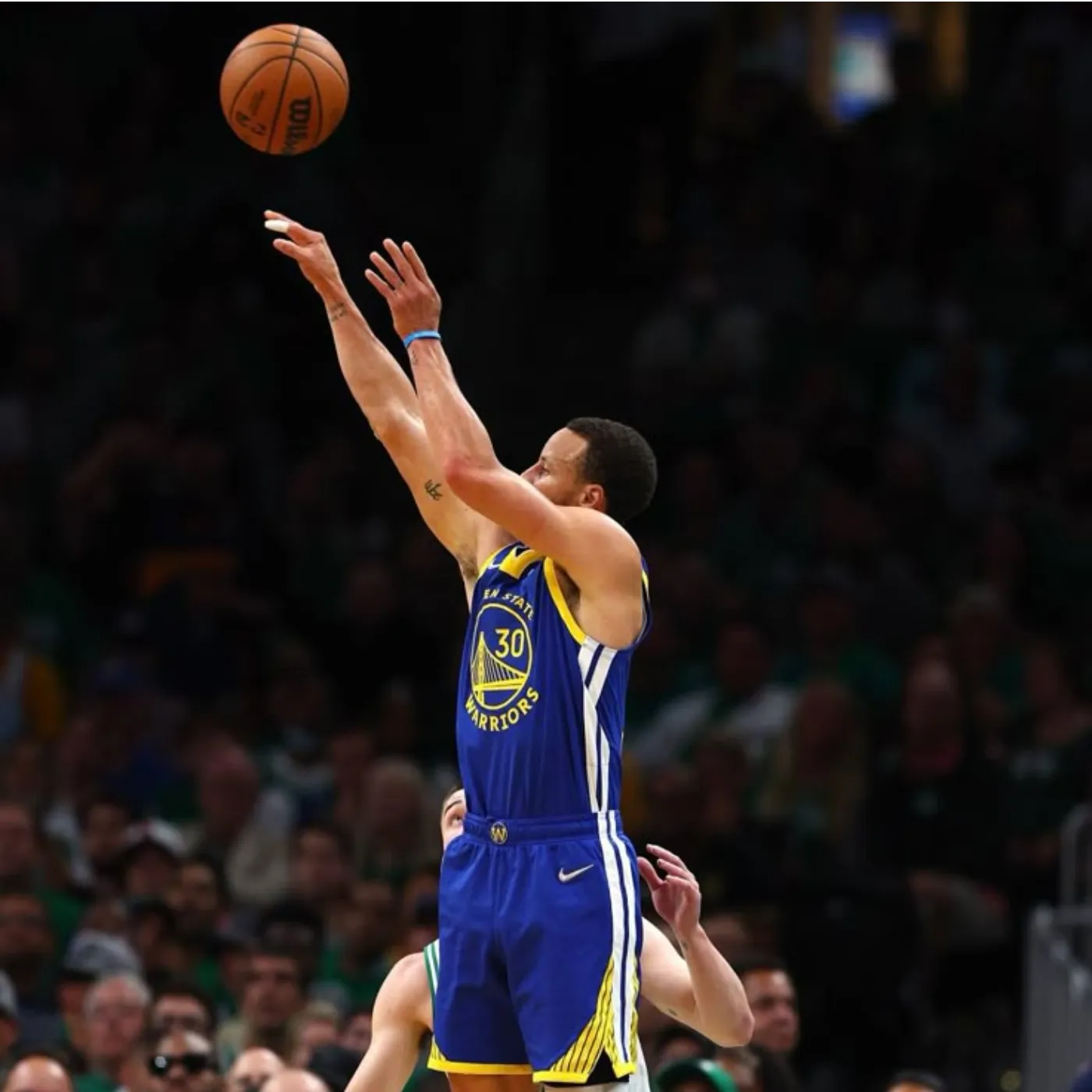 image_67d3ec3f79a0d 4,000 Times Redefining the Three-Pointer! Stephen Curry Continues to Prove He Is One of a Kind!