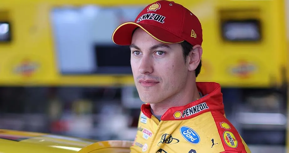 Joey Logano’s Pennzoil 400 Vegas Showdown: NASCAR’s Next King or Scripted Hype? 19 Joey Logano’s Pennzoil 400 Vegas Showdown: NASCAR’s Next King or Scripted Hype?