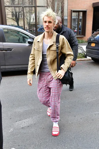 image_67d5cd8423258 Justin Bieber’s Breakfast Look: Genius Style Move or Desperate Cry for Attention