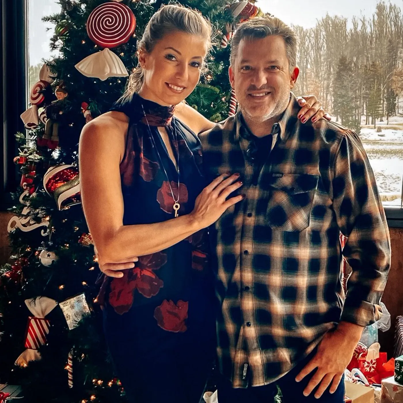 image_67d7c50439f9d What a lovely family.❤️Tony Stewart and Leah Pruett enjoy time with their son.