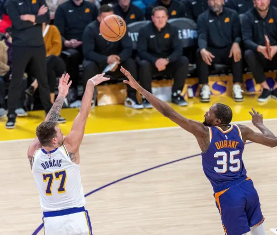 Luka Doncic embarrassed Kevin Durant with an annoying move as the Lakers defeated the Suns.